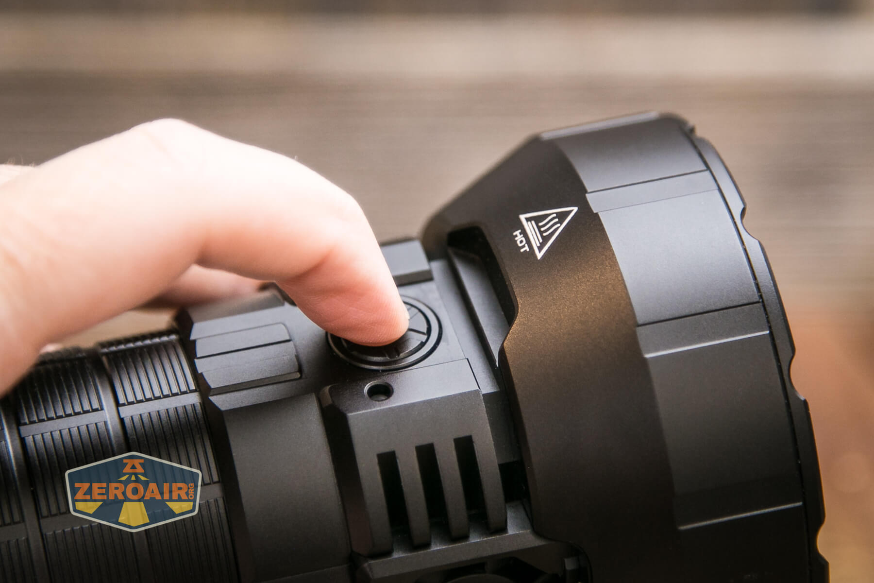 Imalent MR90 flashlight e-switch actuation