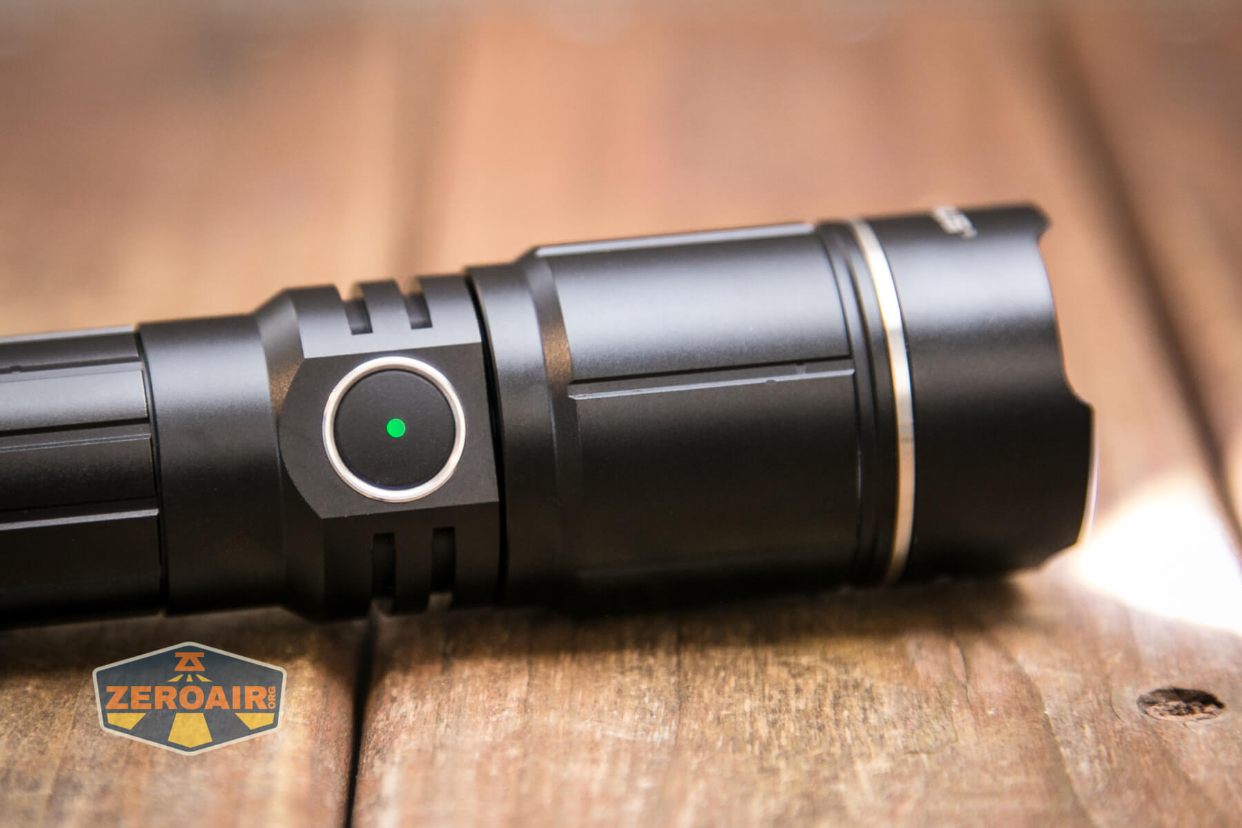 Klarus A2 Pro Zoomable flashlight e-switch actuation indicating in green