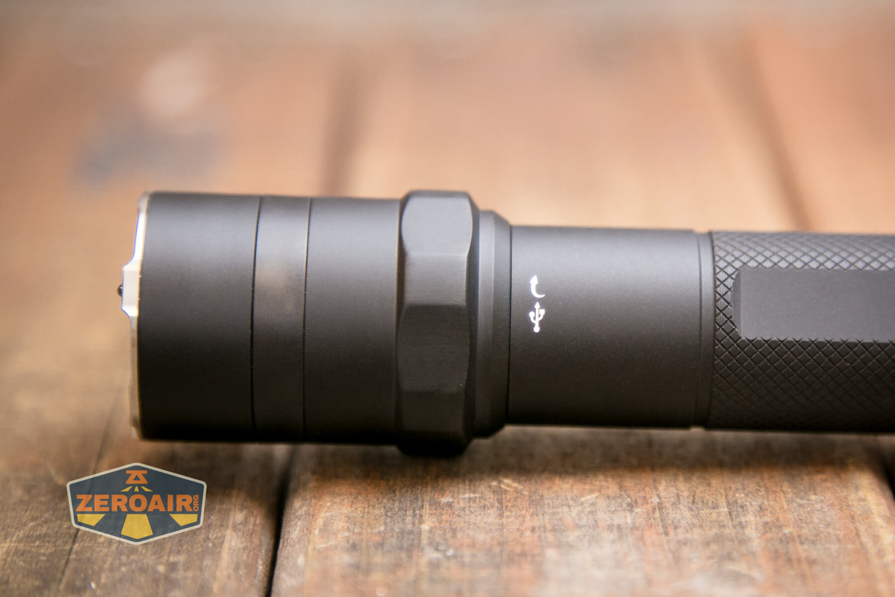 Nextorch P83 flashlight charging icon