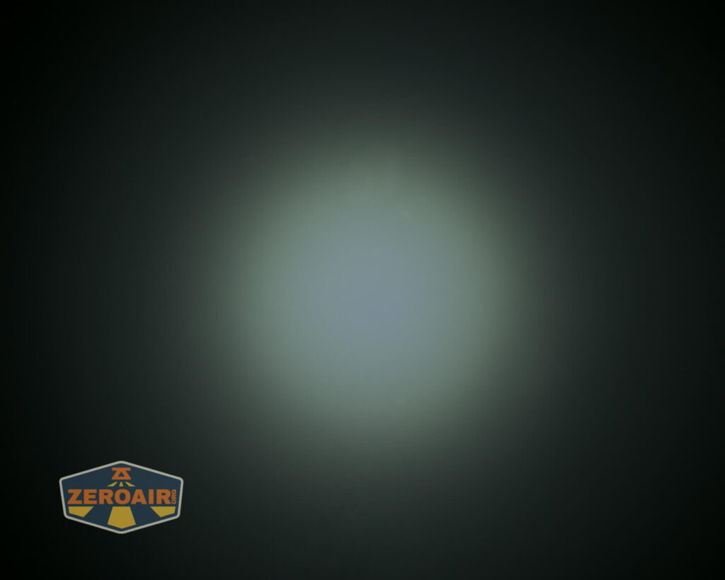 Cyansky P25 V2 flashlight beamshots on ceiling