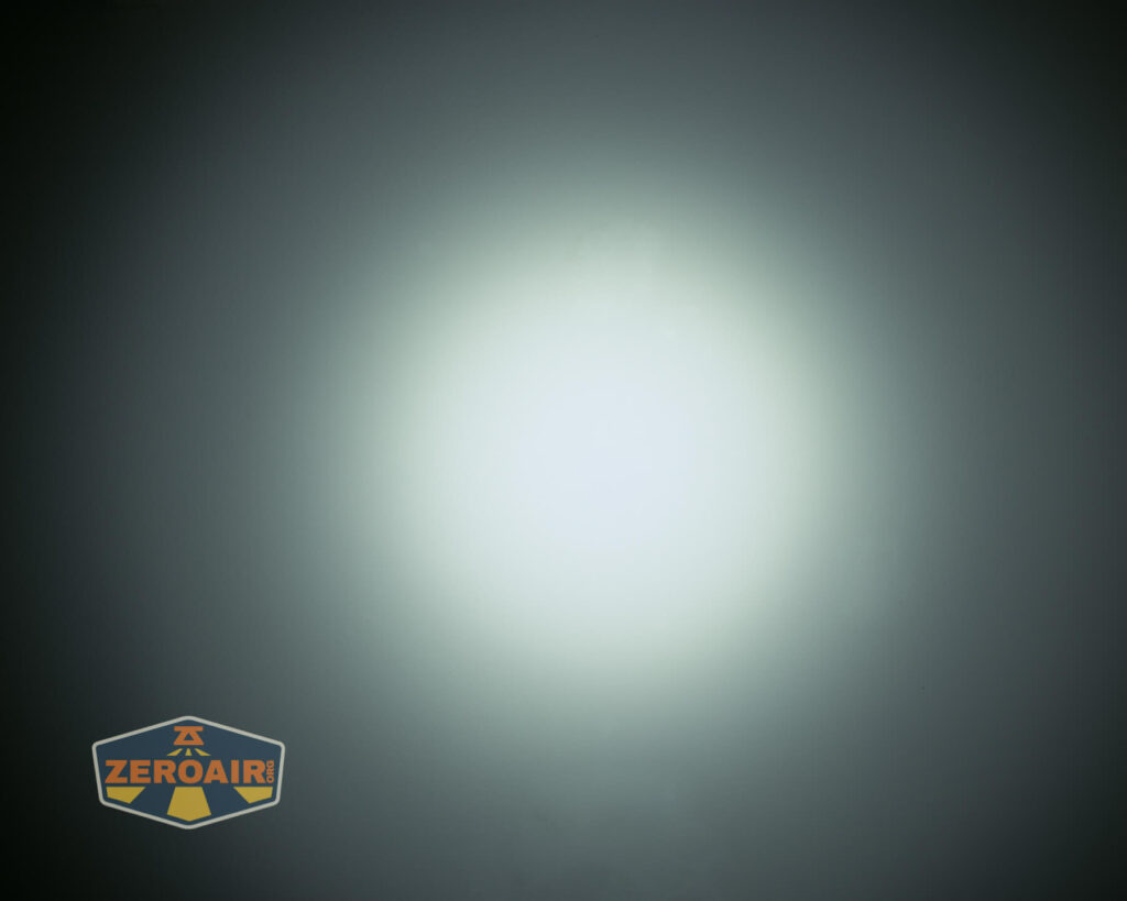 Cyansky P25 V2 flashlight beamshots on ceiling