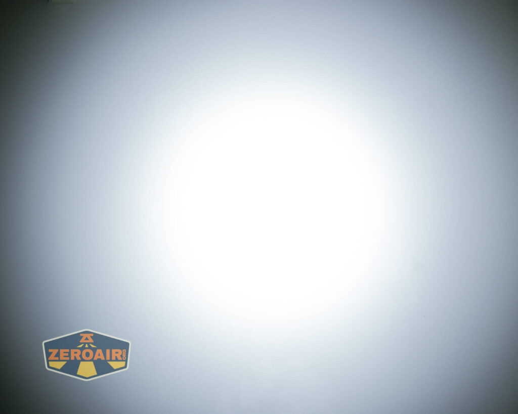 Cyansky P25 V2 flashlight beamshots on ceiling