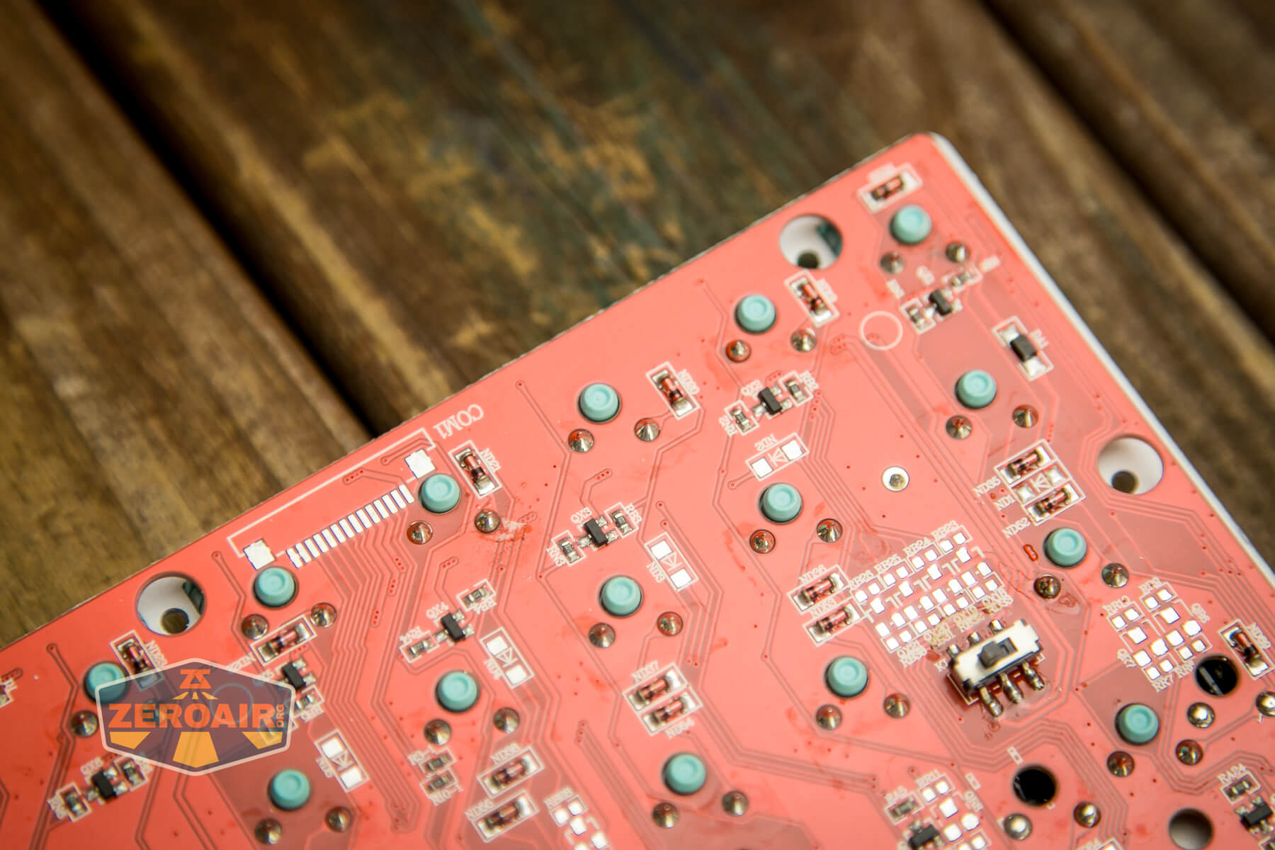 Flashquark Horizon Z mechanical keyboard switches soldered