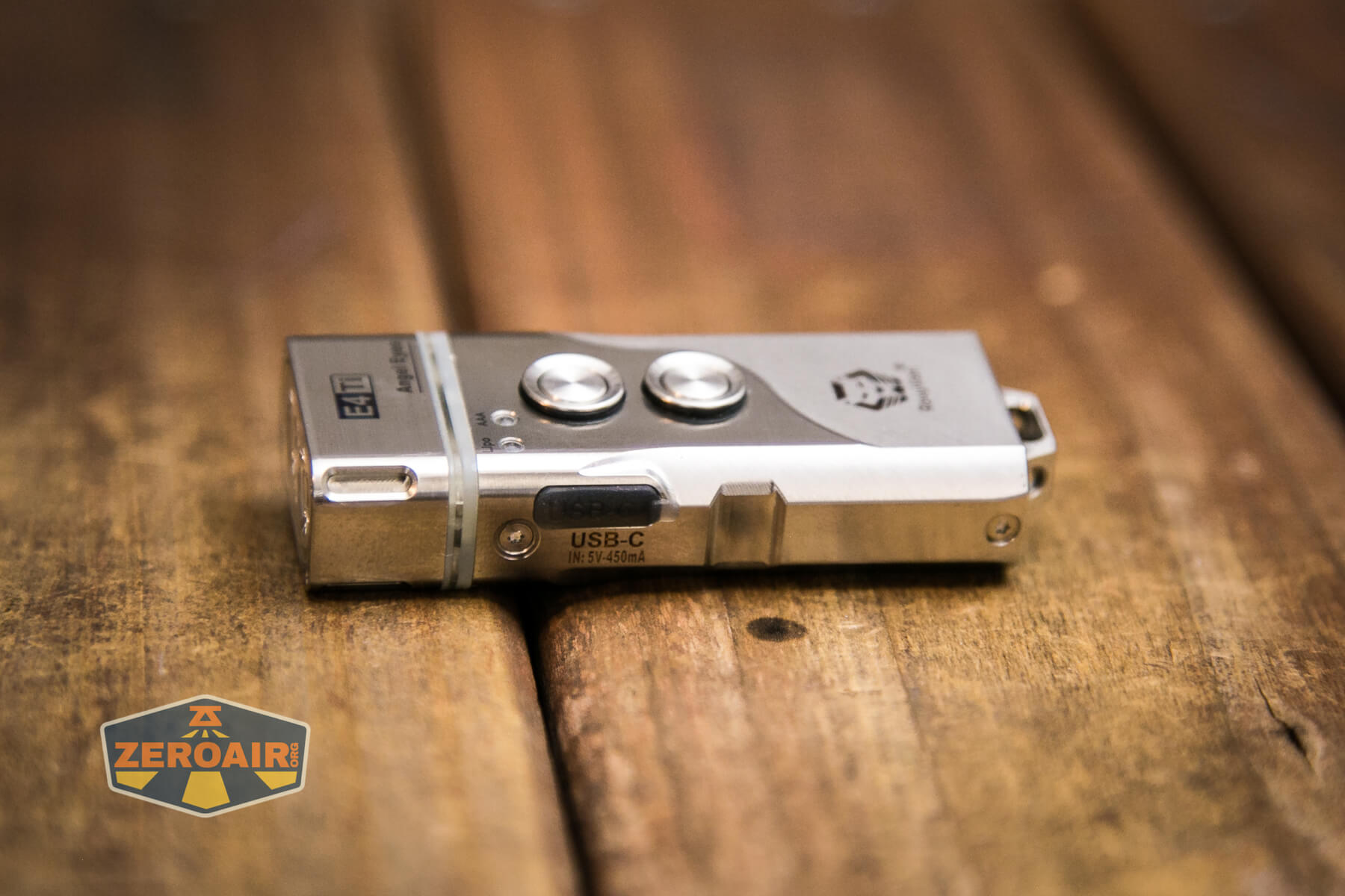 zeroair-reviews-rovyvon-angel-eyes-e4ti-01.jpg