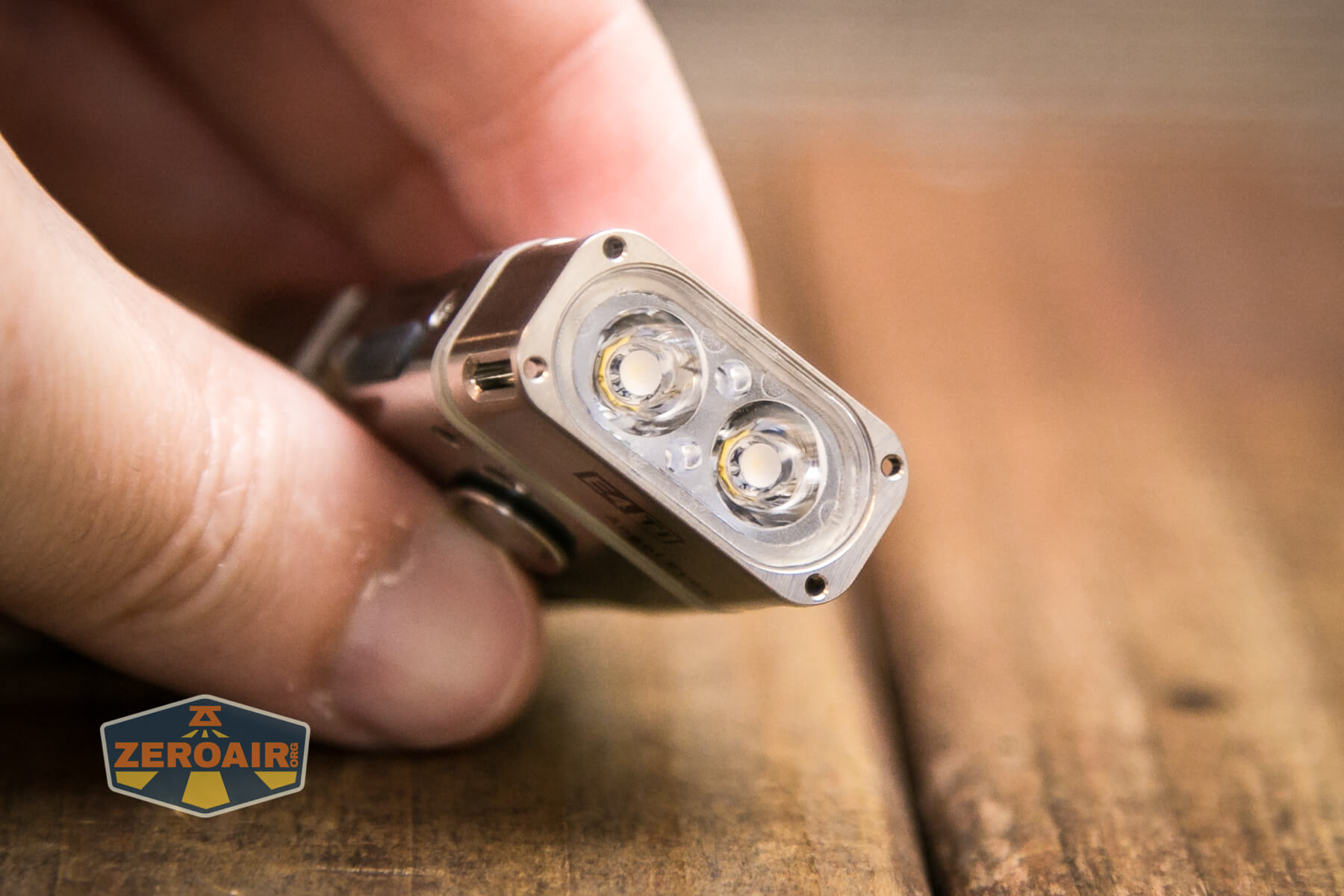 RovyVon Angel Eyes E4Ti flashlight tritium slots