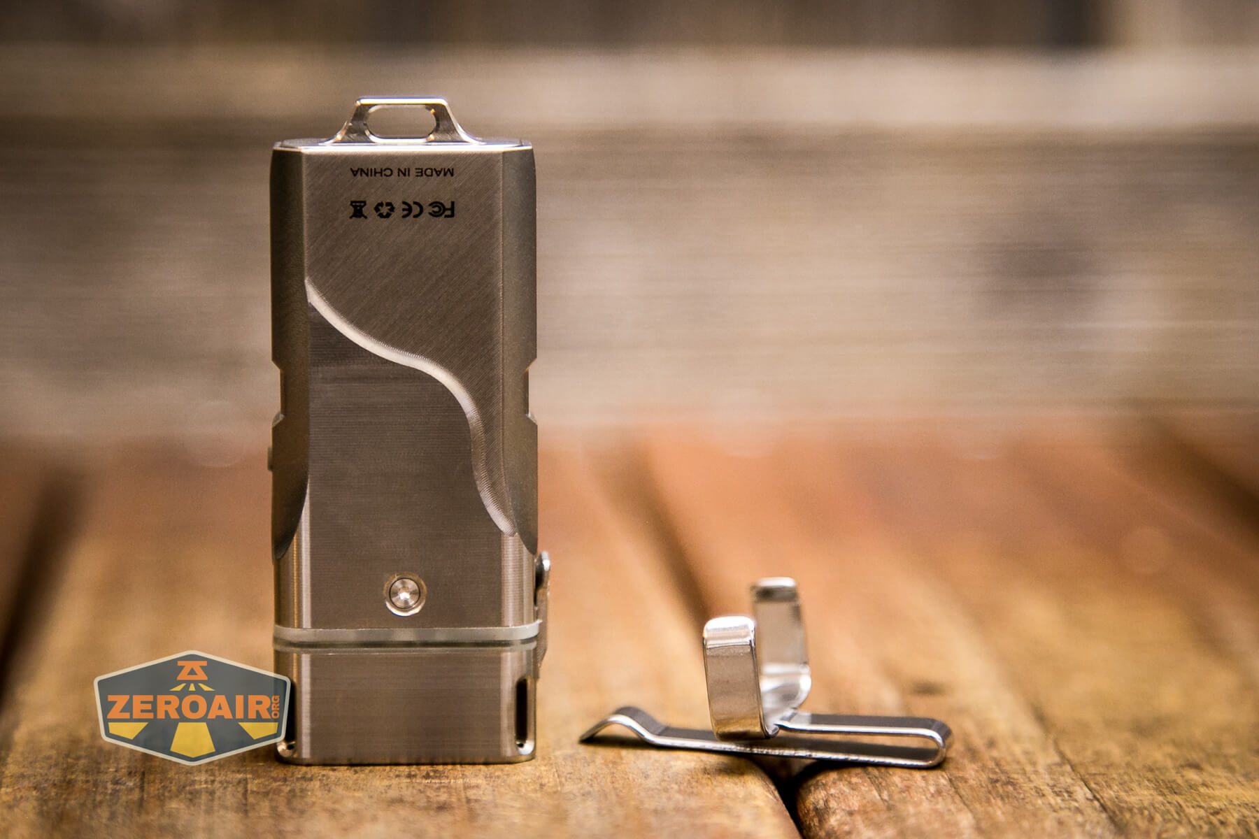 RovyVon Angel Eyes E4Ti flashlight with pocket clip