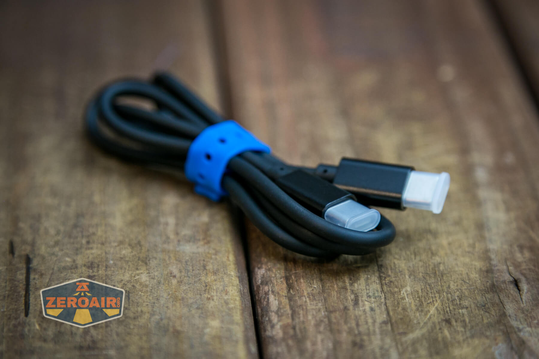 Olight Haloop cam5ping lantern usb-c charging cable