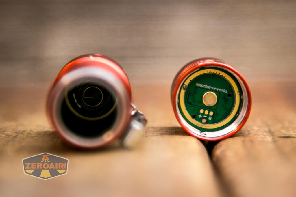 Wurkkos TS10 flashlight head and tail contacts