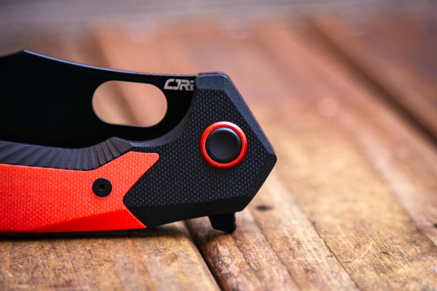 CJRB Caldera G10 knife pivot screw detail