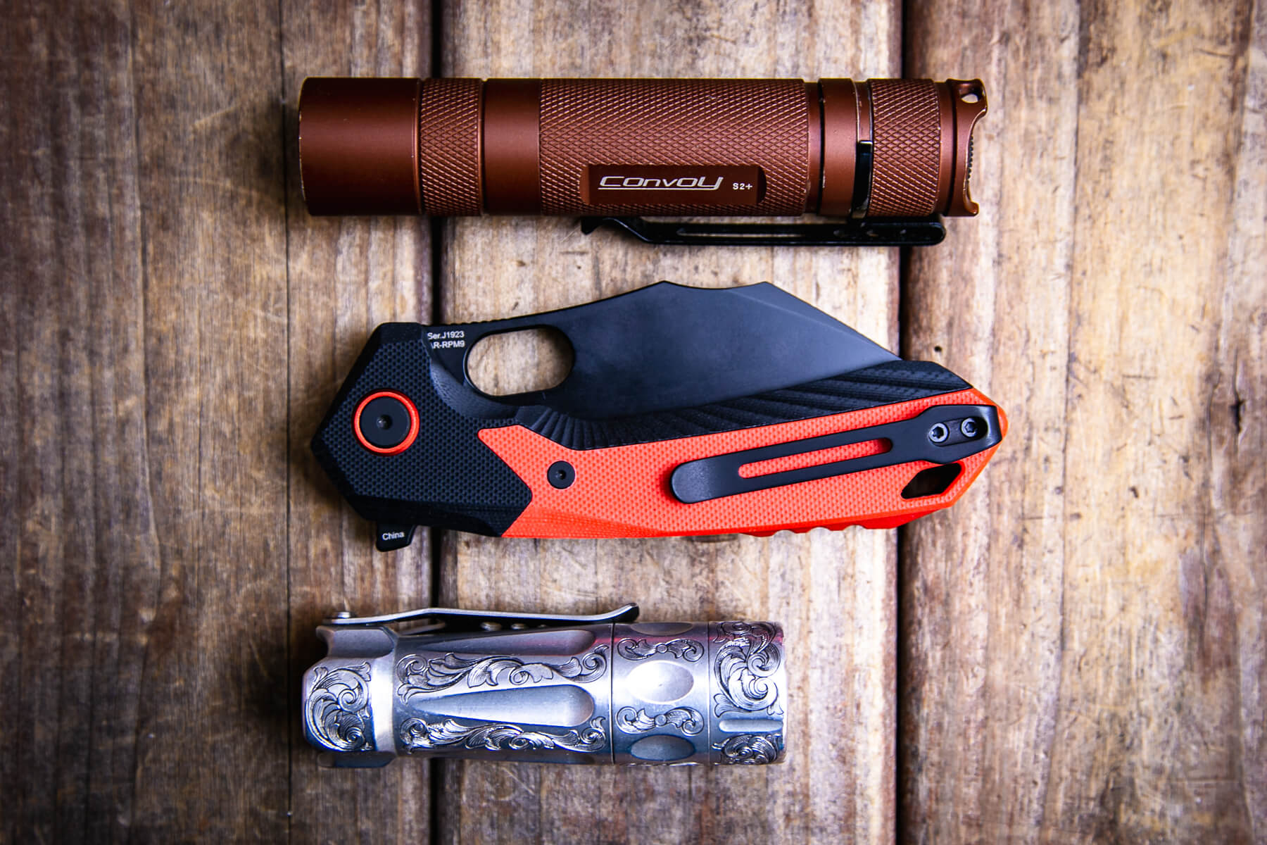 CJRB Caldera G10 knife with comparable lights
