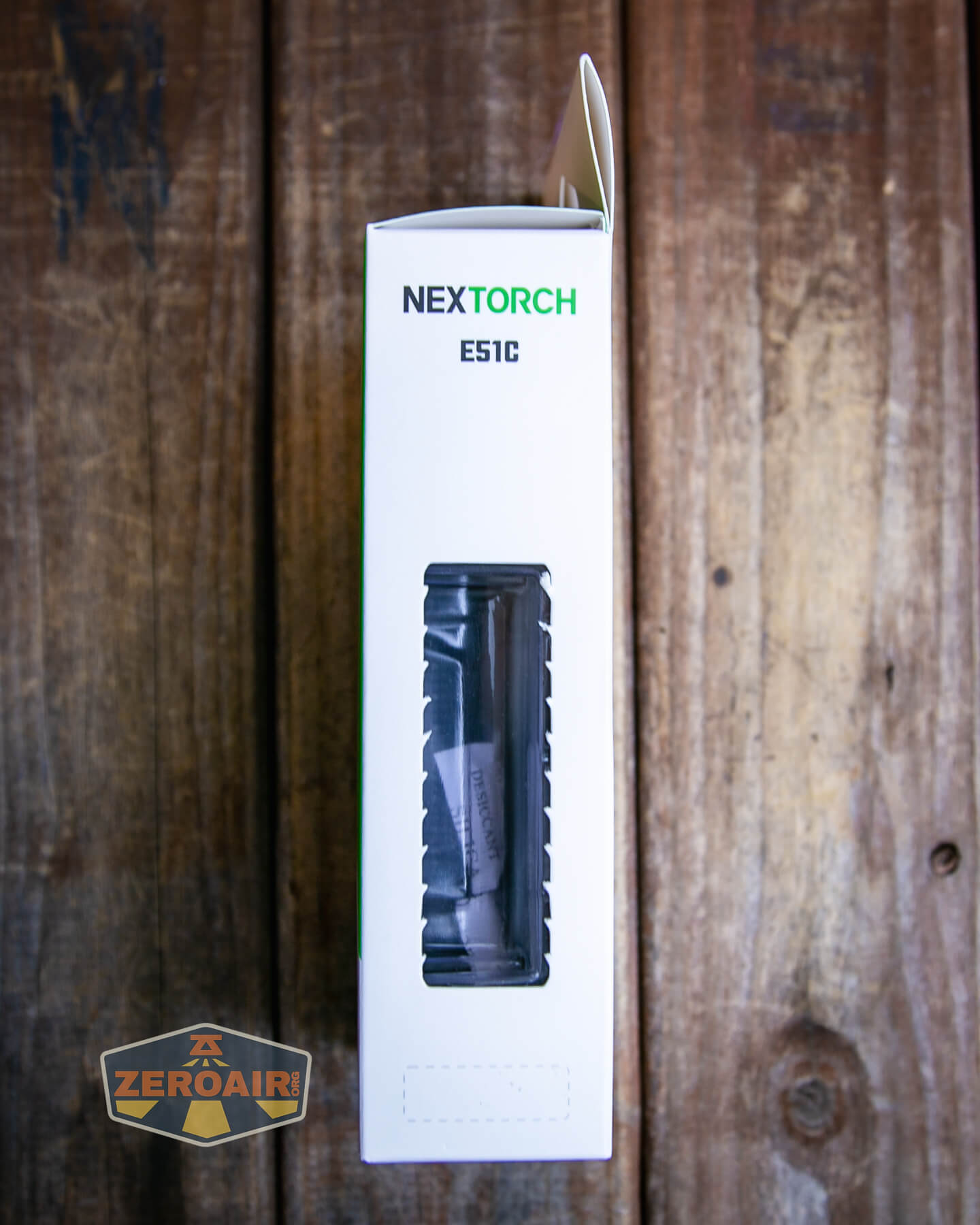 Nextorch E51C rechargeable flashlight box