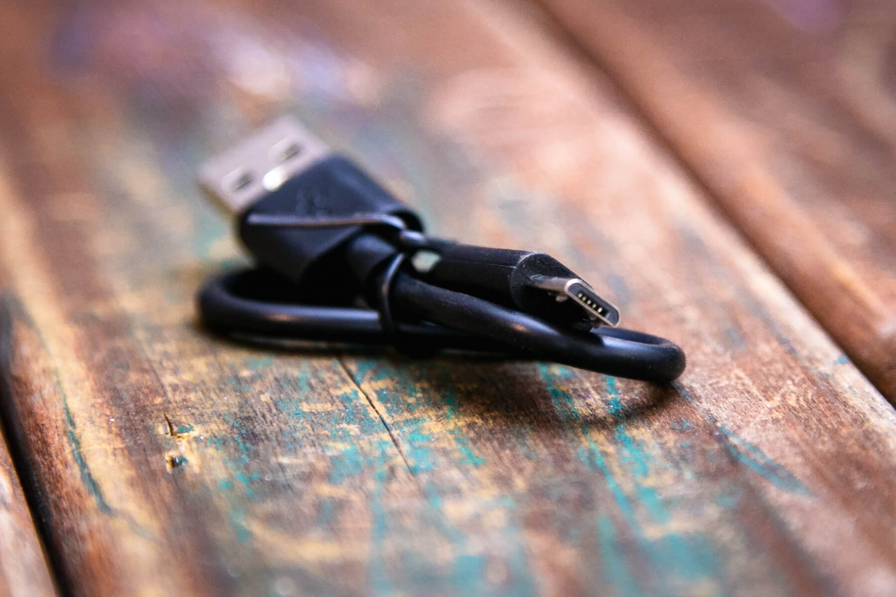 Nextorch P10 right angle flashlight charging cable for cell