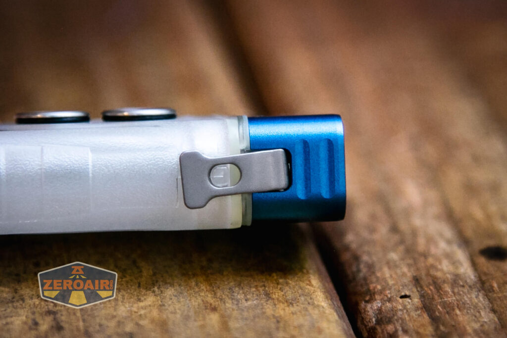 RovyVon Angel Eyes E7 flashlight latch