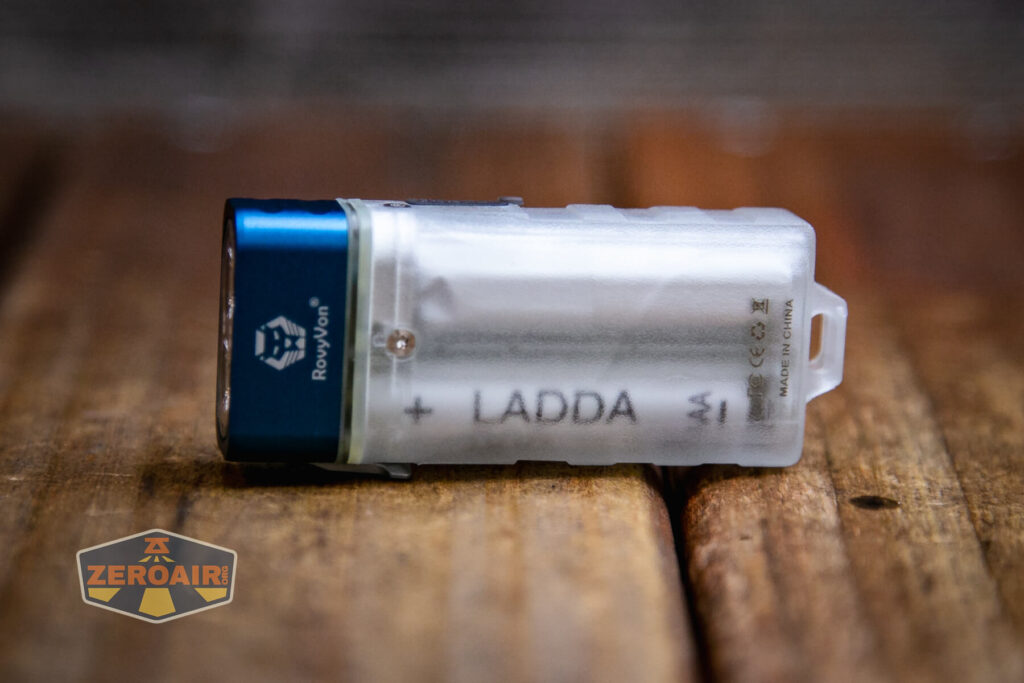 RovyVon Angel Eyes E7 flashlight battery with aaa