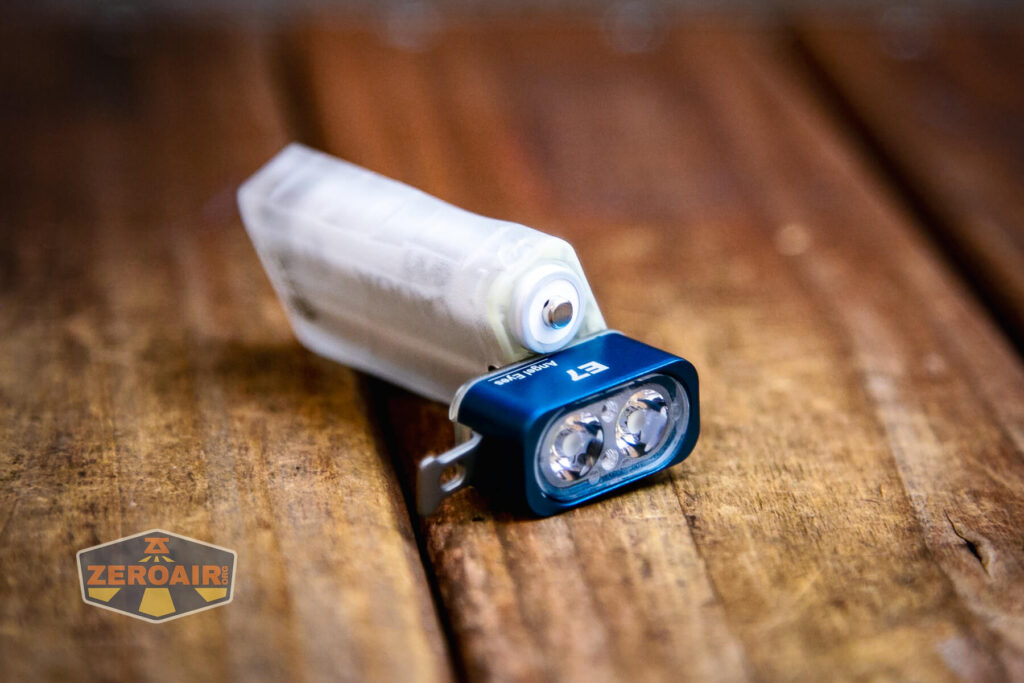 RovyVon Angel Eyes E7 flashlight aaa installed but light is open