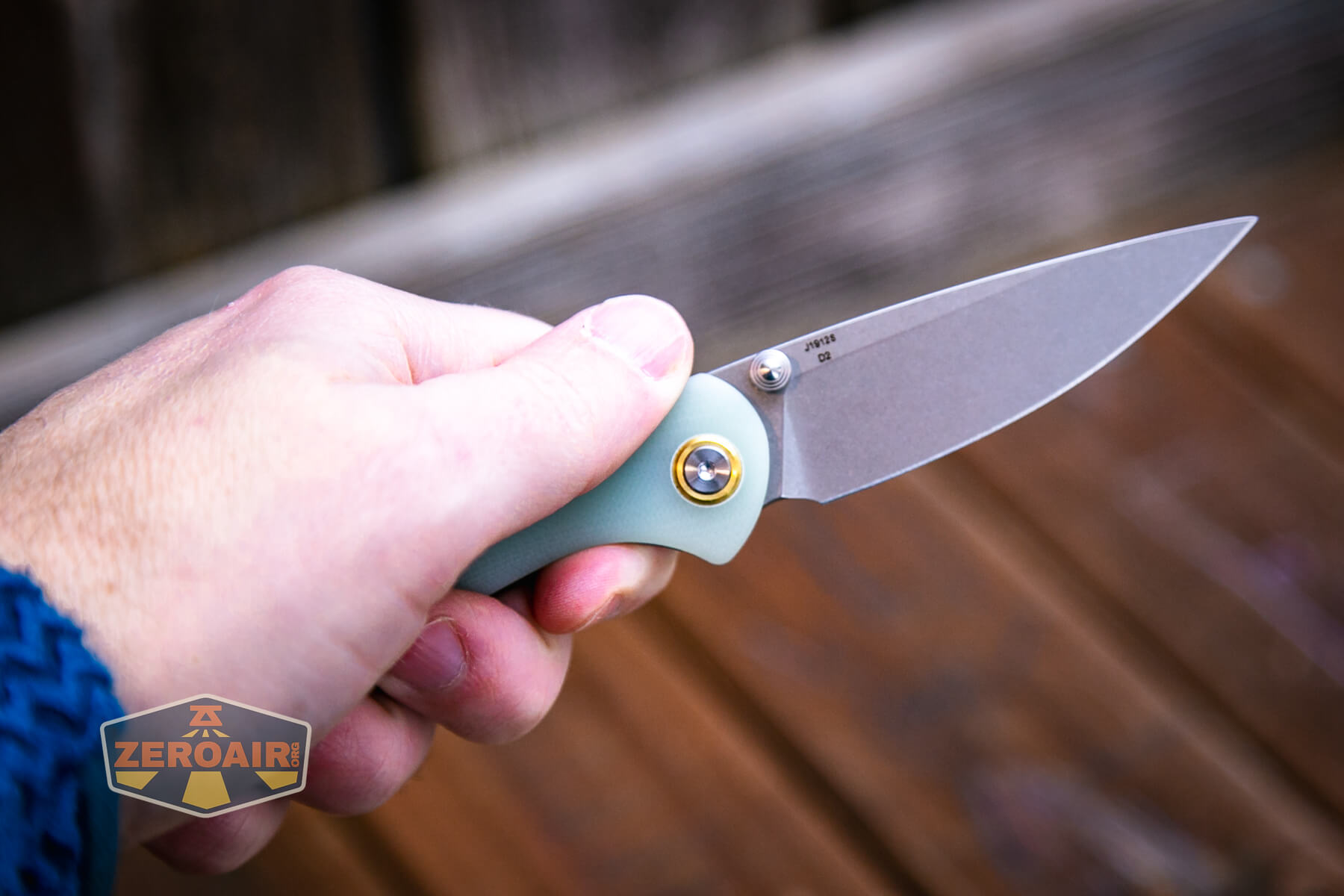 CJRB Feldspar small knife in hand
