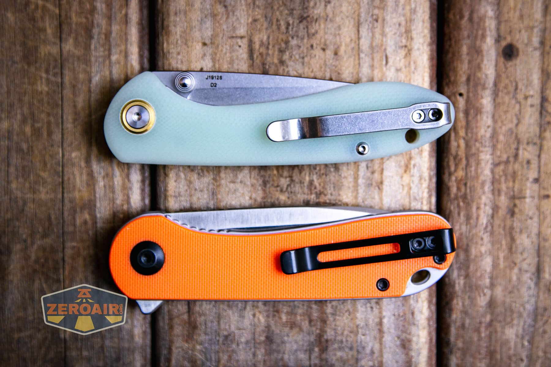 CJRB Feldspar small knife beside civivi elementum