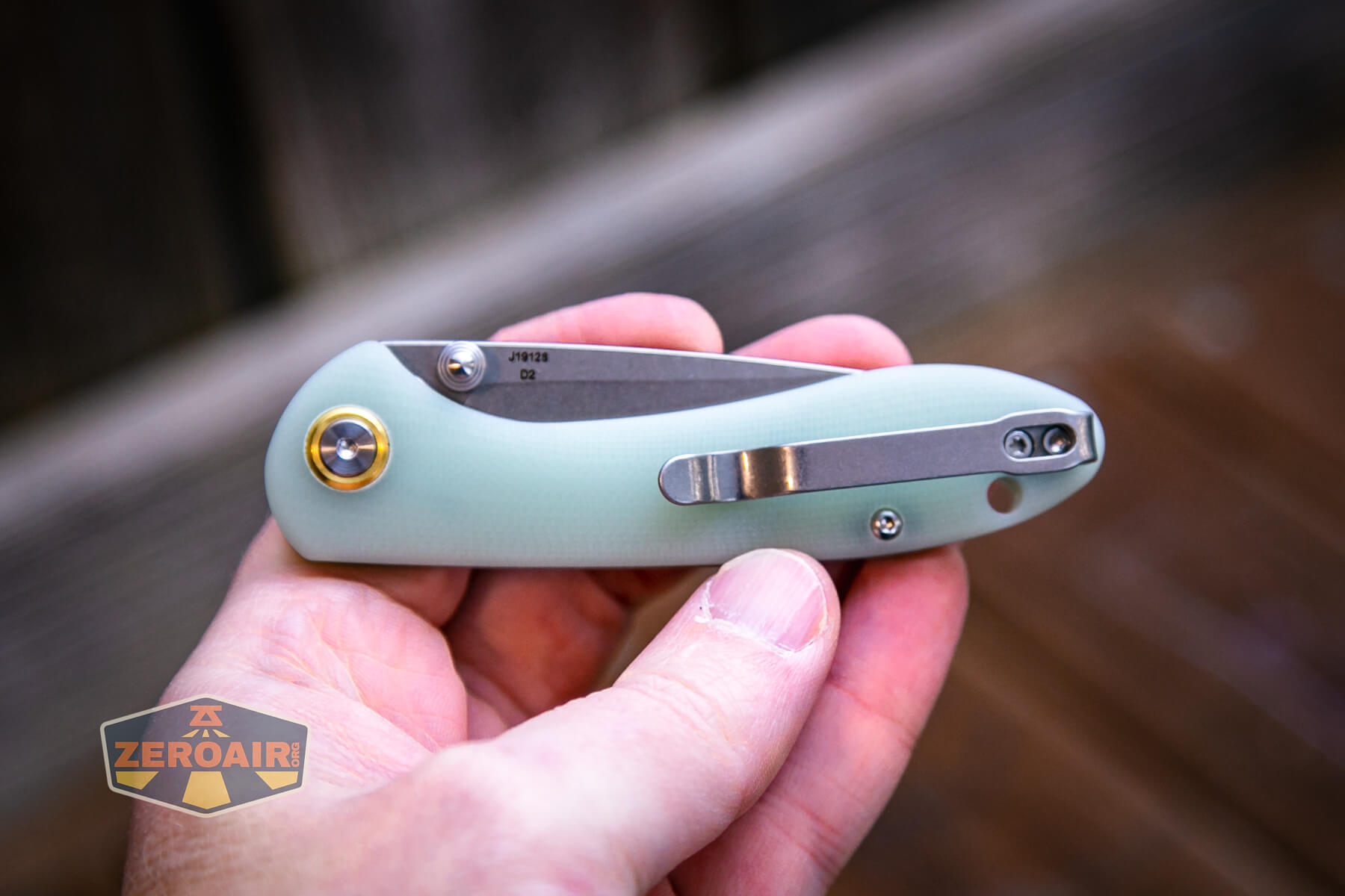 CJRB Feldspar small knife in hand
