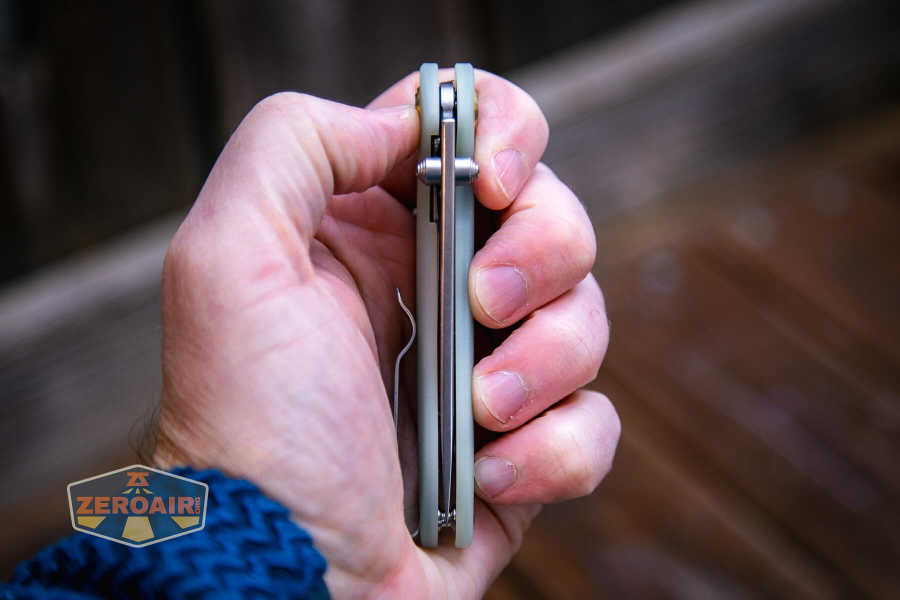 CJRB Feldspar small knife in hand