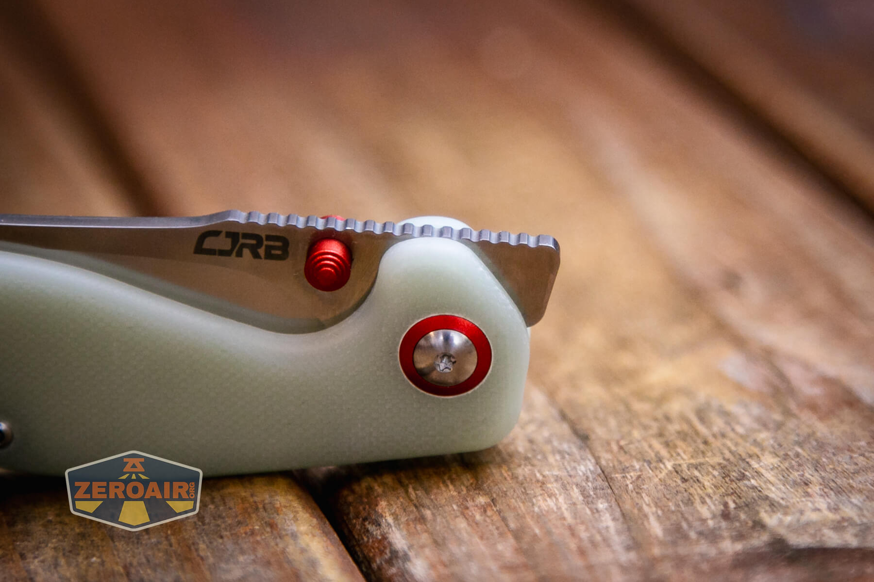 CJRB Maileah J1918 knife red accents