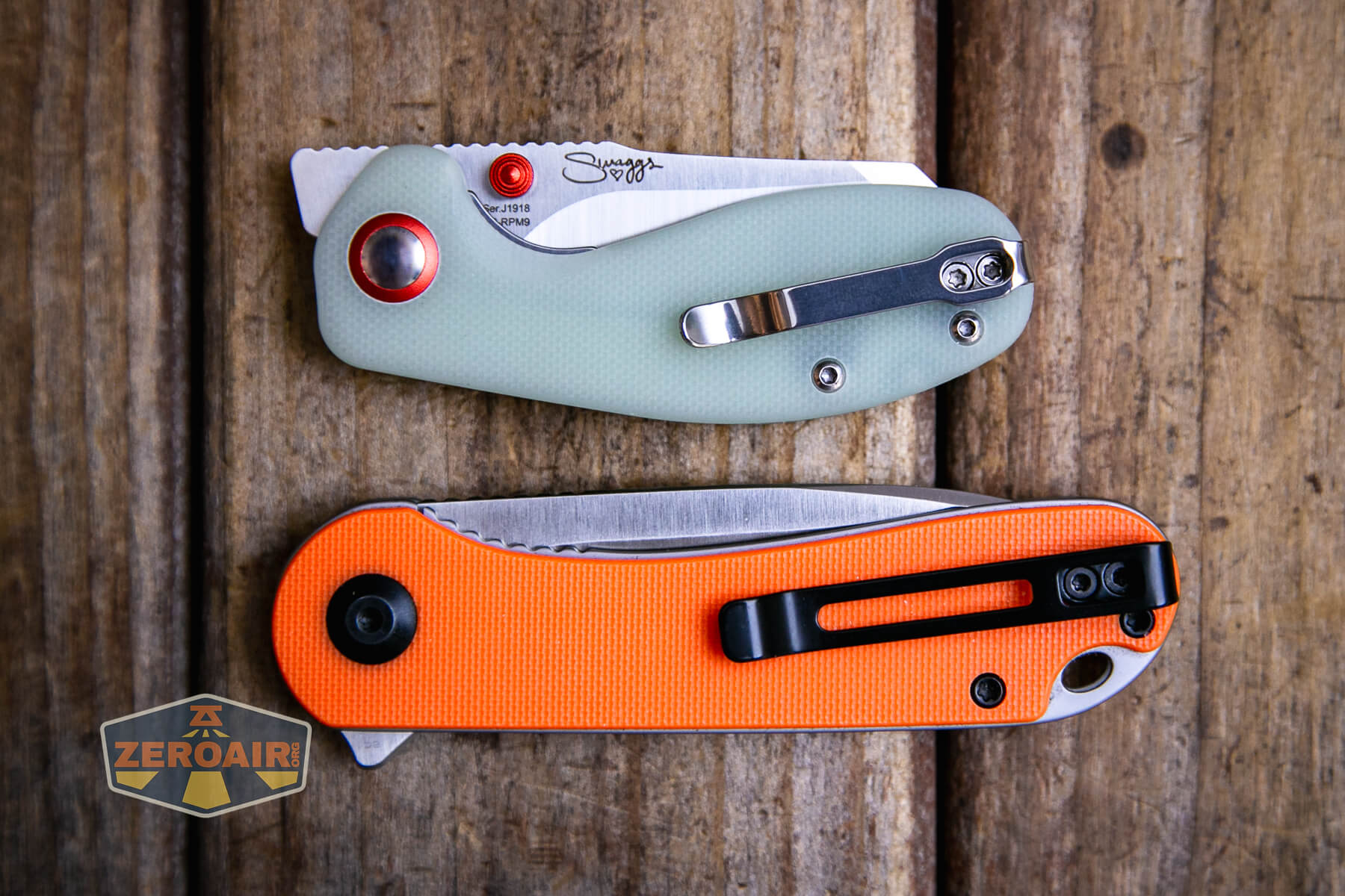 CJRB Maileah J1918 knife with other knives