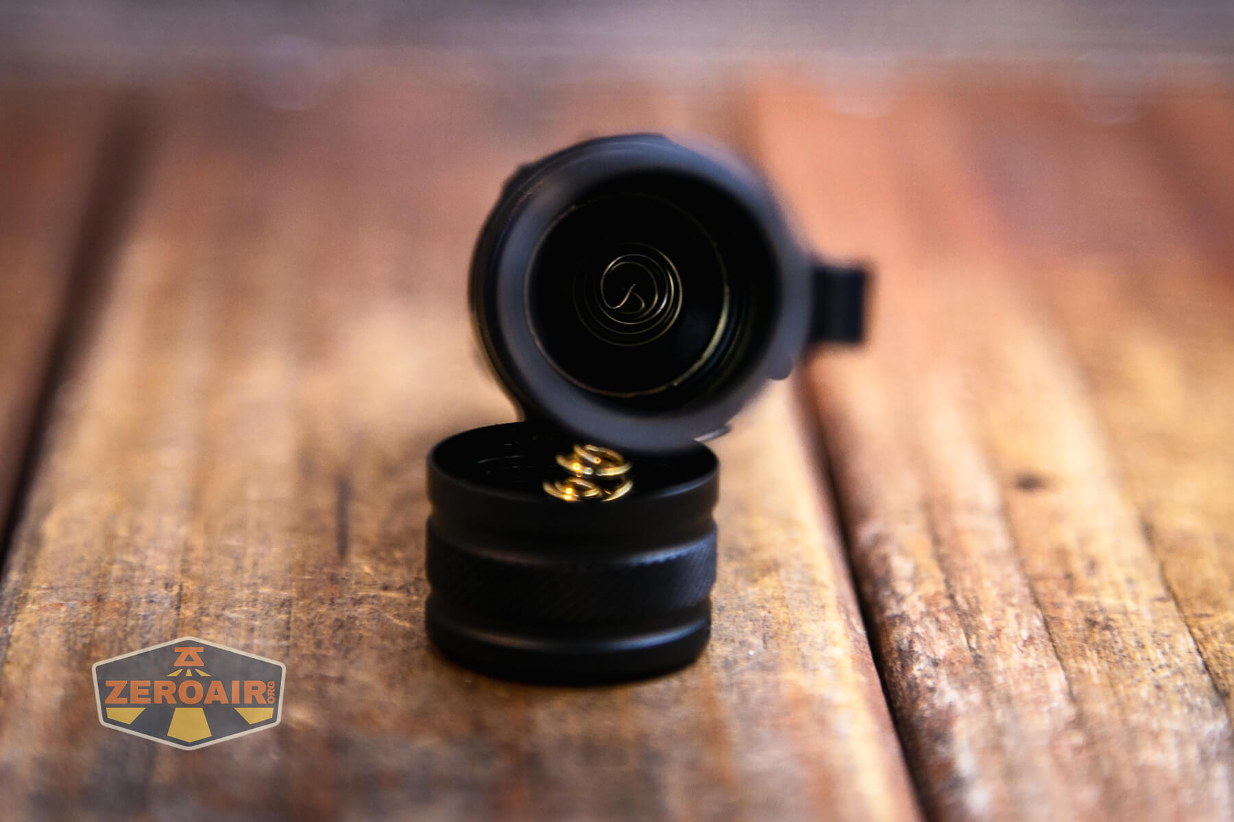 RovyVon Search S23 flashlight spring in the head