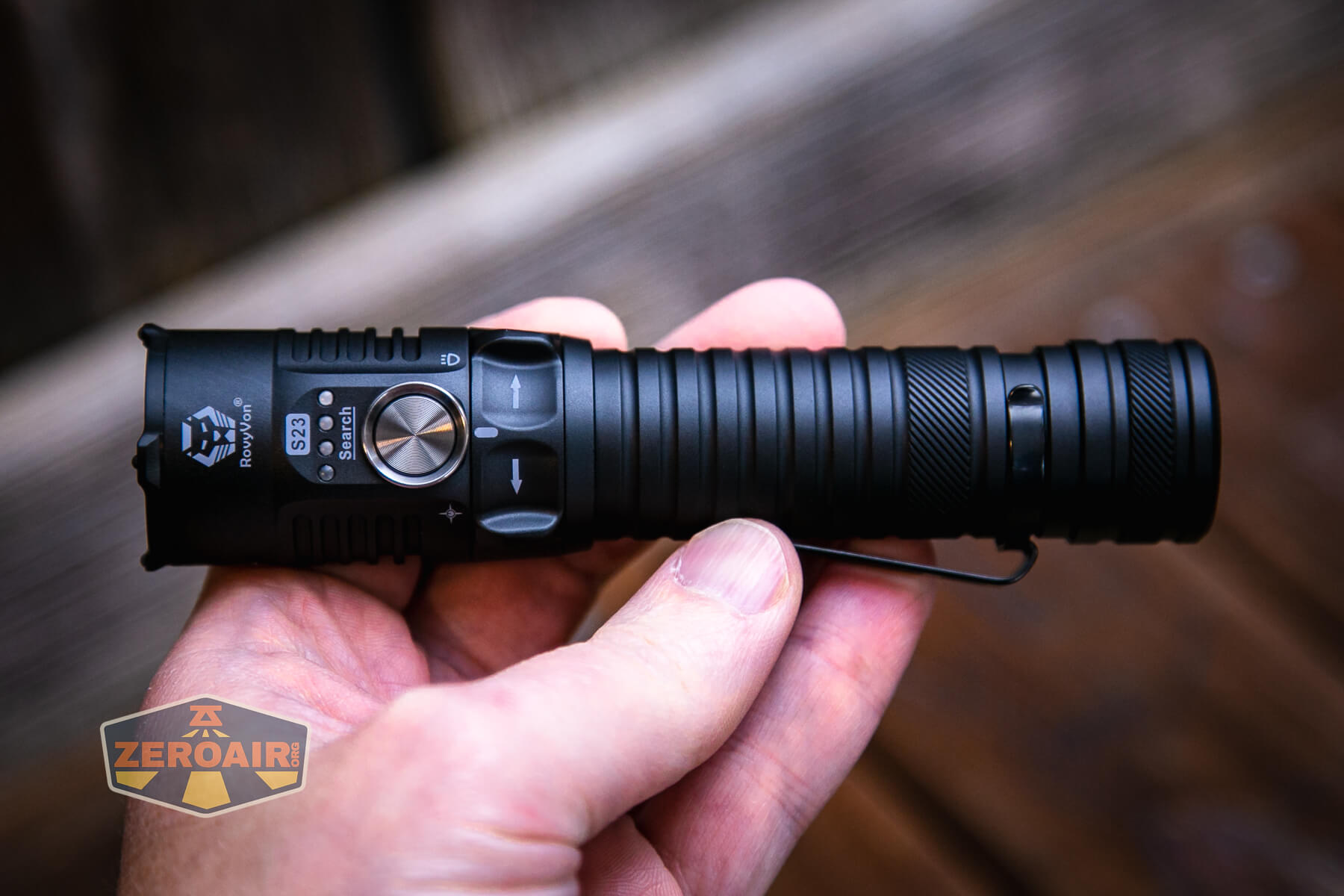 RovyVon Search S23 flashlight in hand