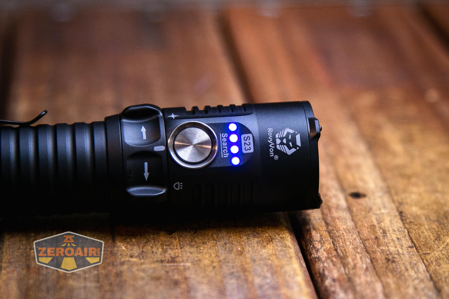 RovyVon Search S23 flashlight power indicator