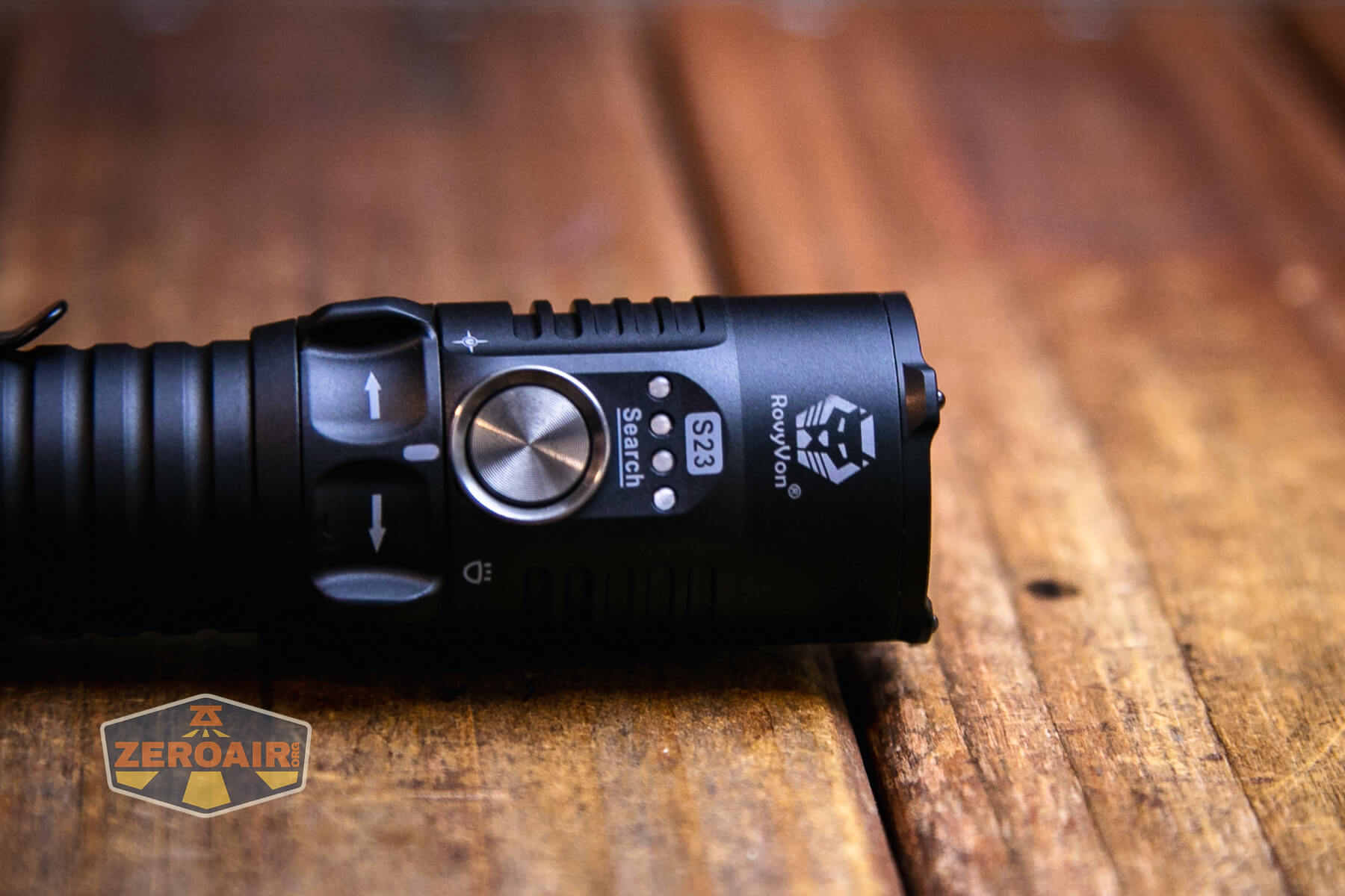 RovyVon Search S23 flashlight e-switch on head