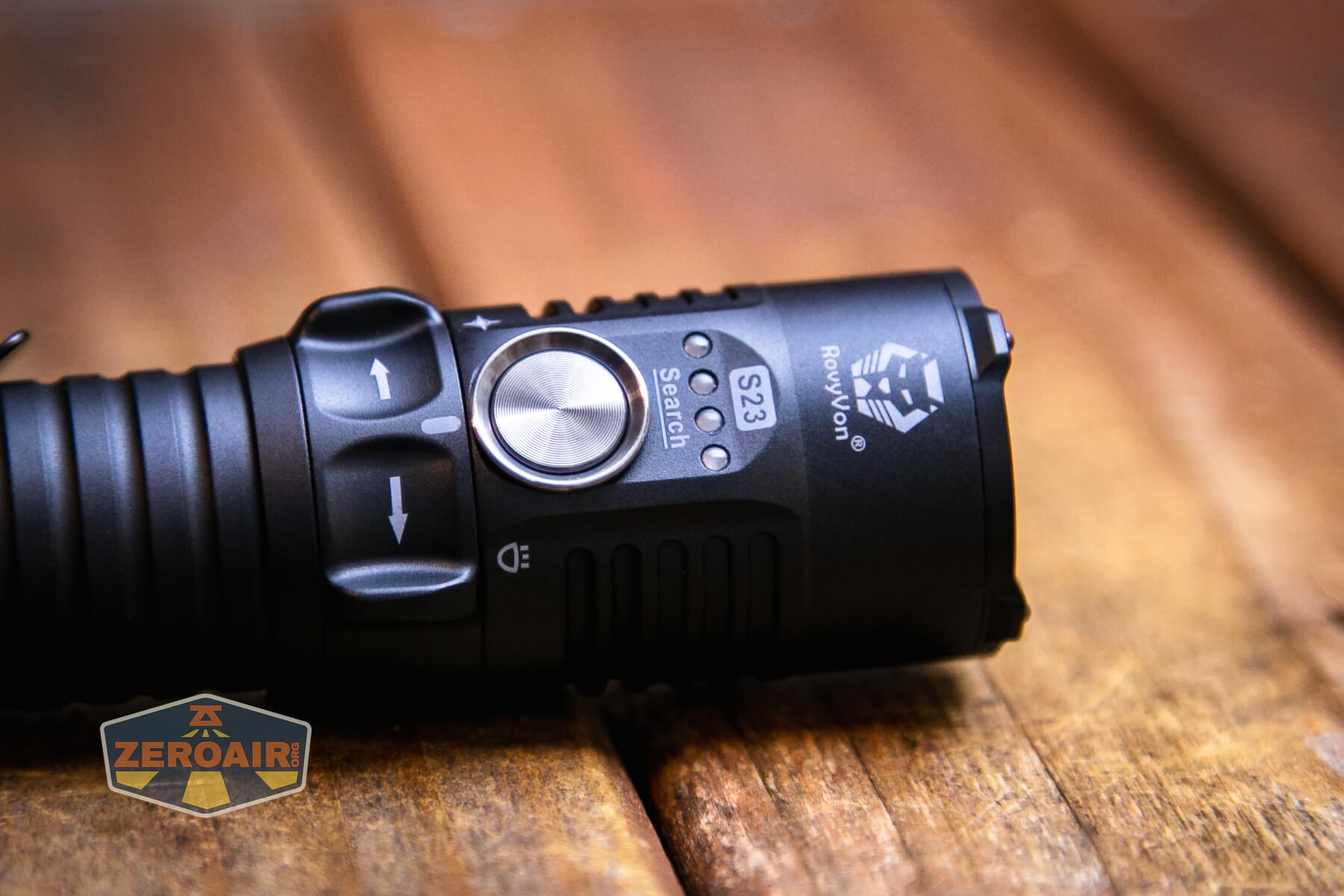RovyVon Search S23 flashlight e-switch on head