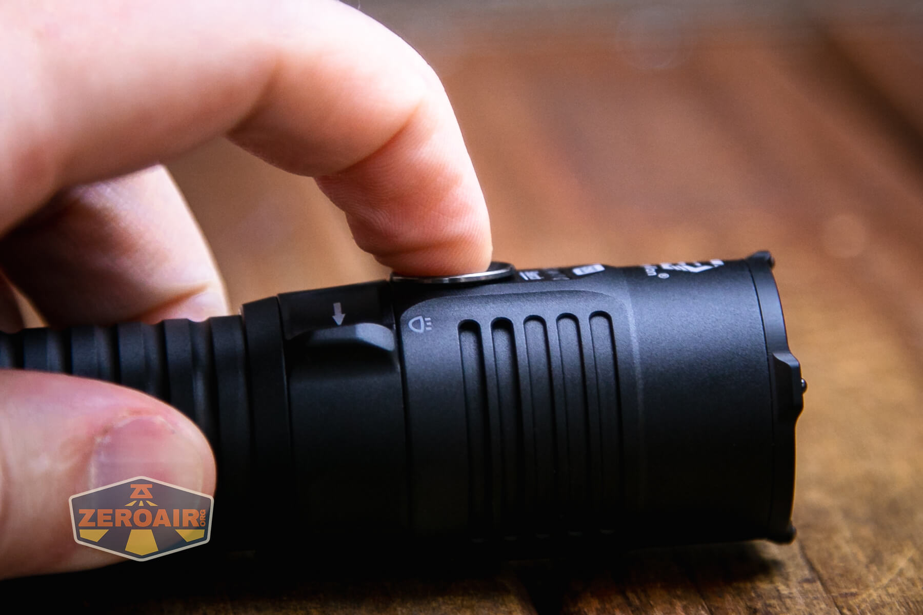 RovyVon Search S23 flashlight e-switch actuation