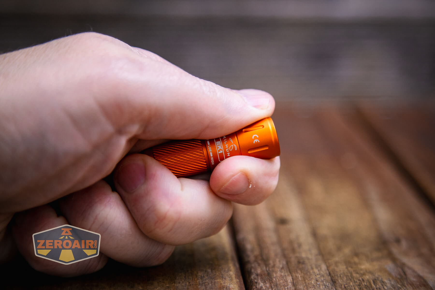 Skilhunt EK1 keychain flashlight twisty user interface
