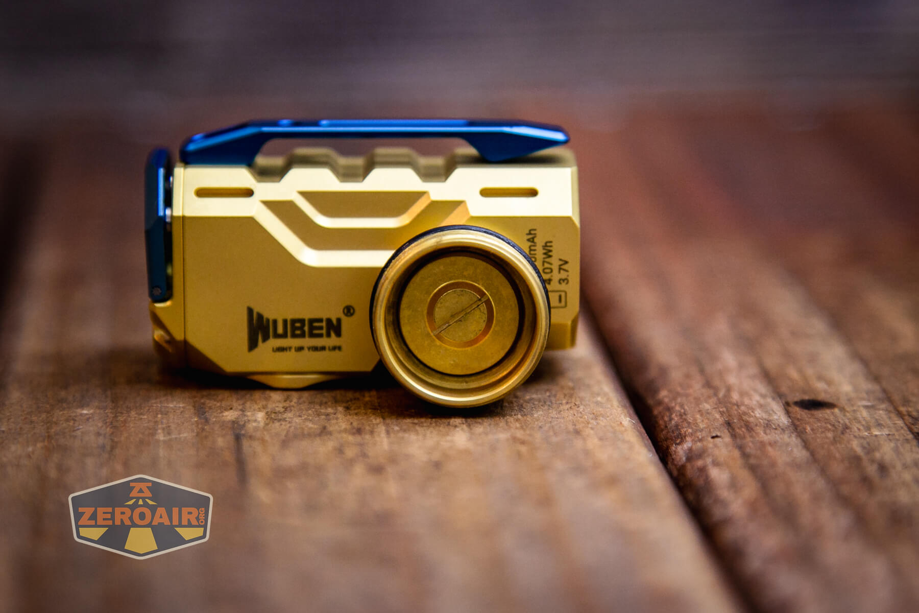 Wuben X-0 Knight brass flashlight inside tailcap