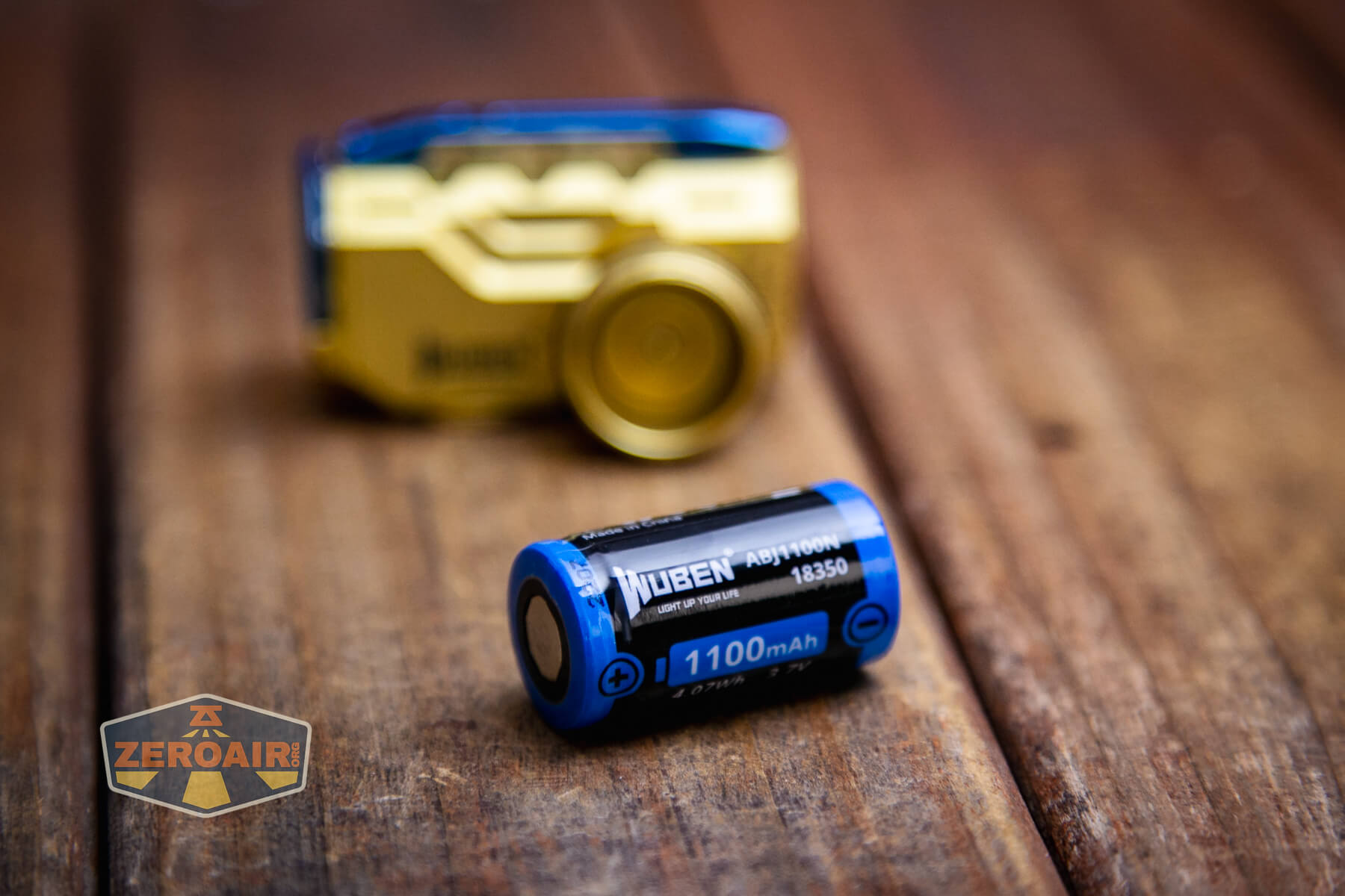 Wuben X-0 Knight brass flashlight included 18350