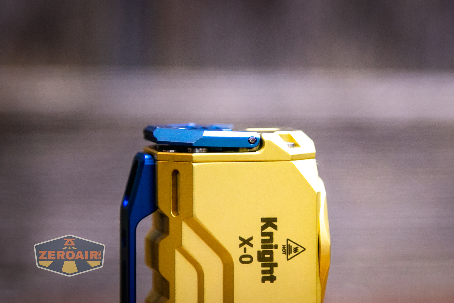 Wuben X-0 Knight brass flashlight e-switch profile
