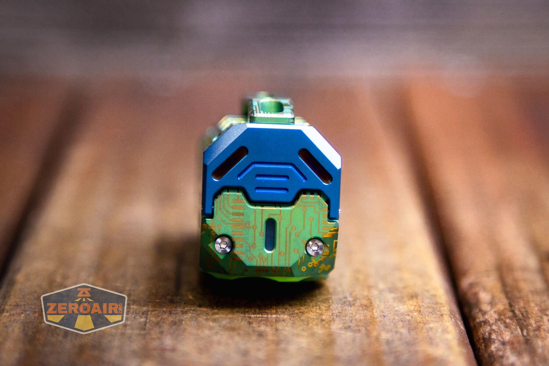 Wuben X-0 Knight titanium flashlight charging port