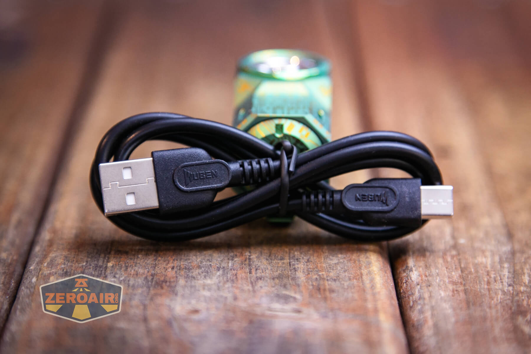 Wuben X-0 Knight titanium flashlight charging cable