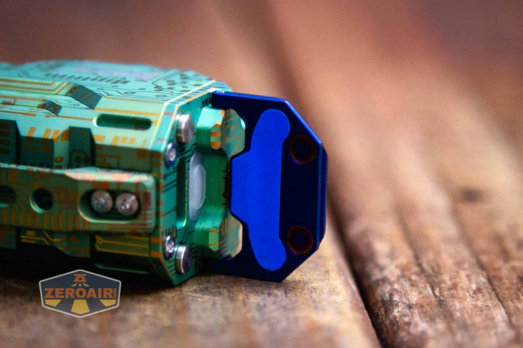 Wuben X-0 Knight titanium flashlight e-switch