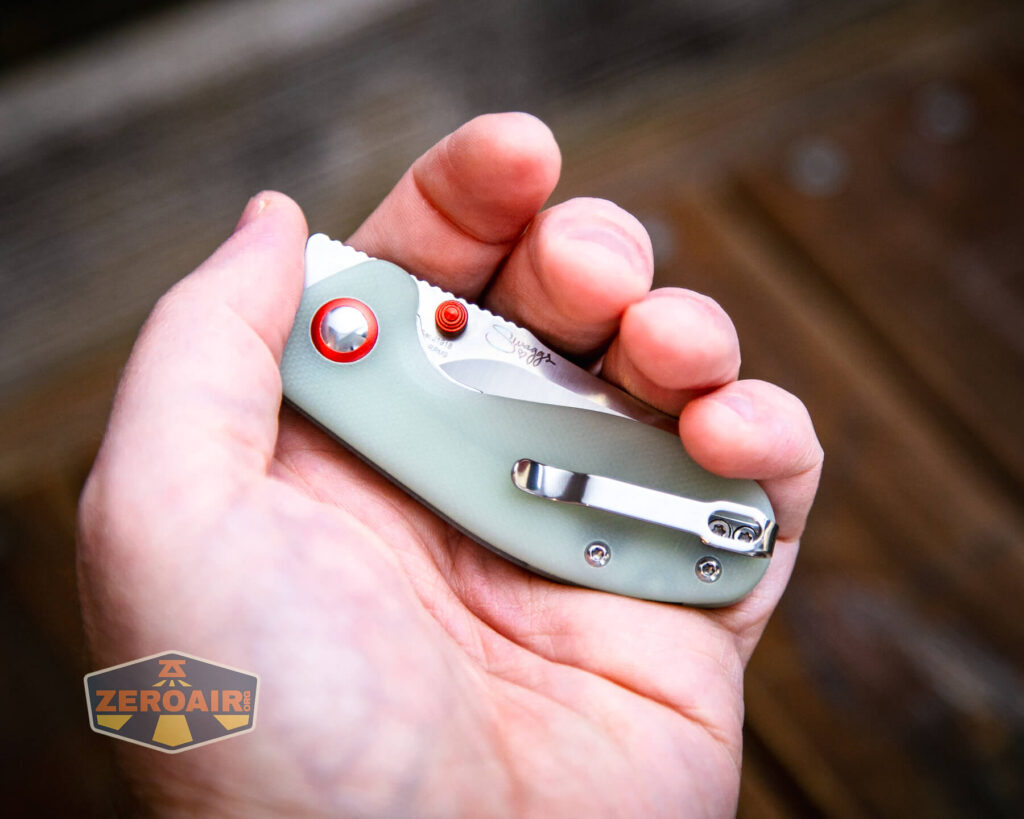 CJRB Maileah J1918 knife in hand