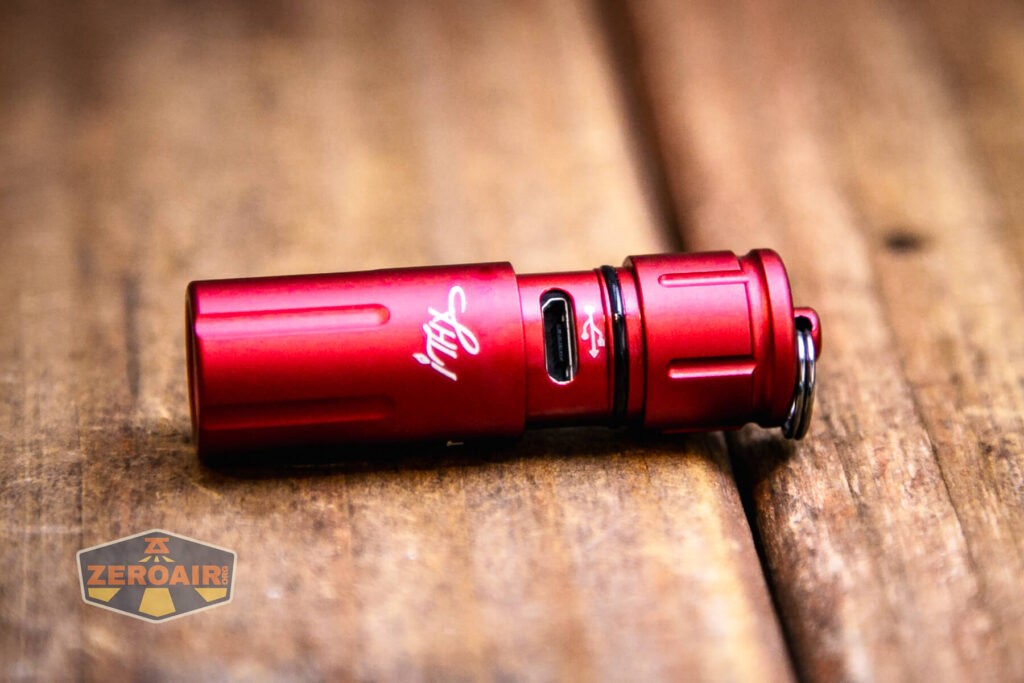 Olight iThx Keychain flashlight charging port