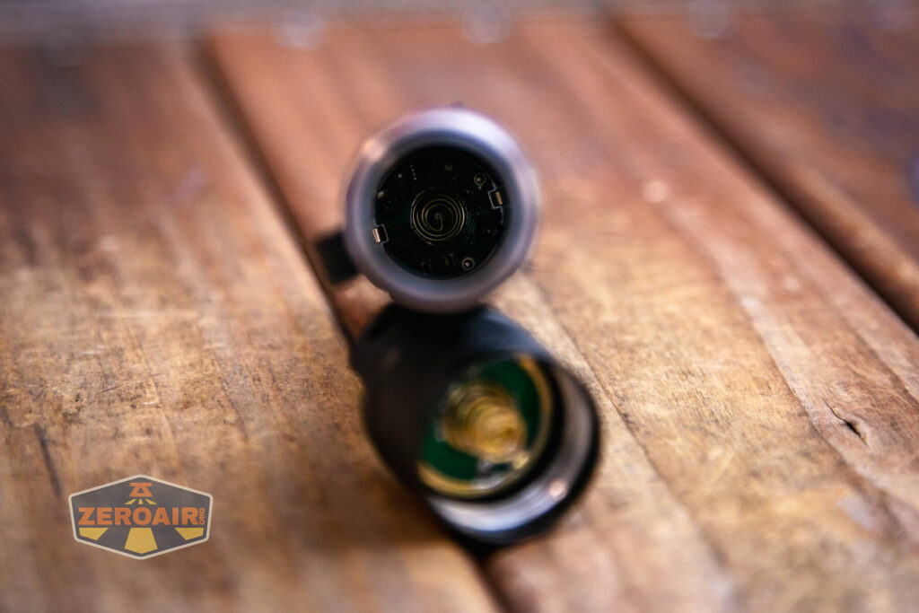 JETBeam TH10R Tactical flashlight spring in head