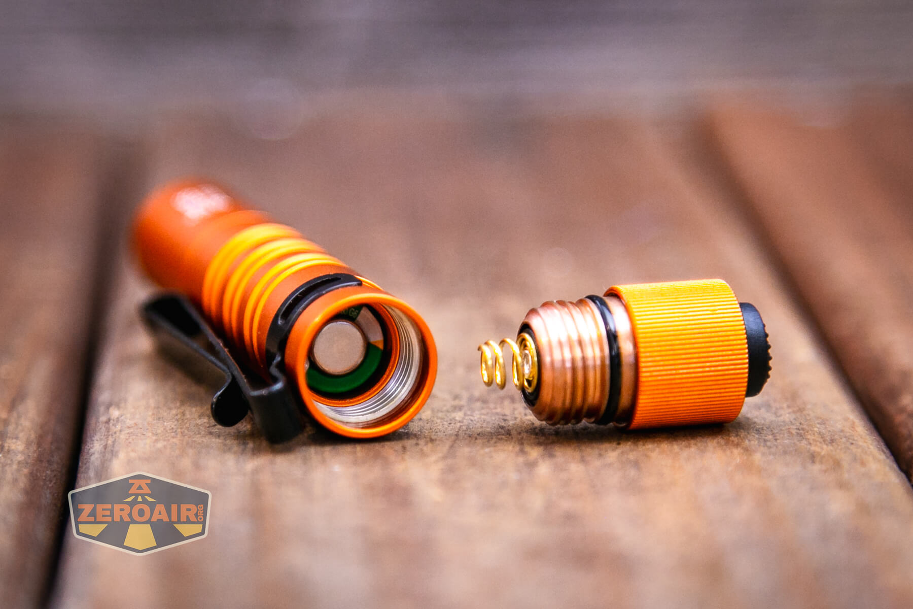 Olight i3T EOS flashlight included aaa cell installed