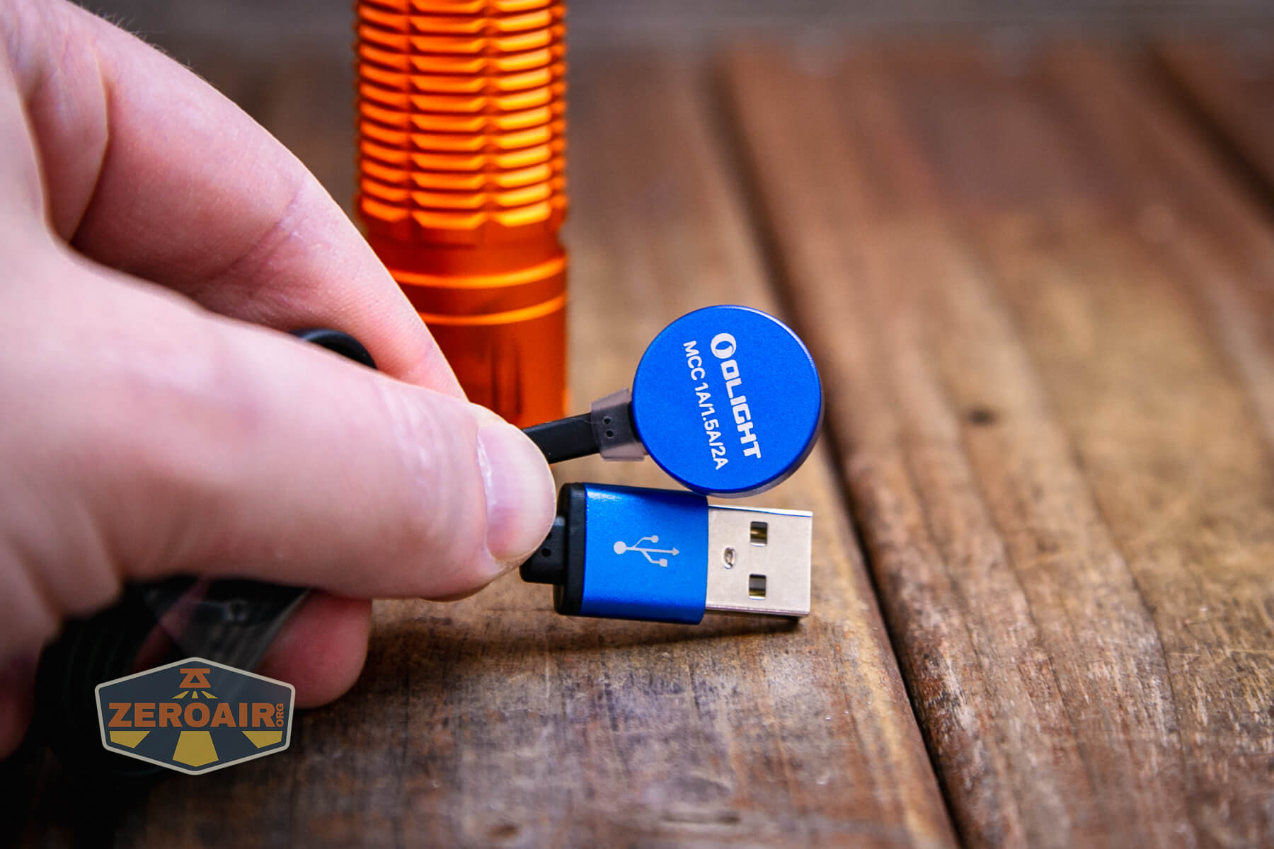 Olight Warrior 3S Orange flashlight charging cable