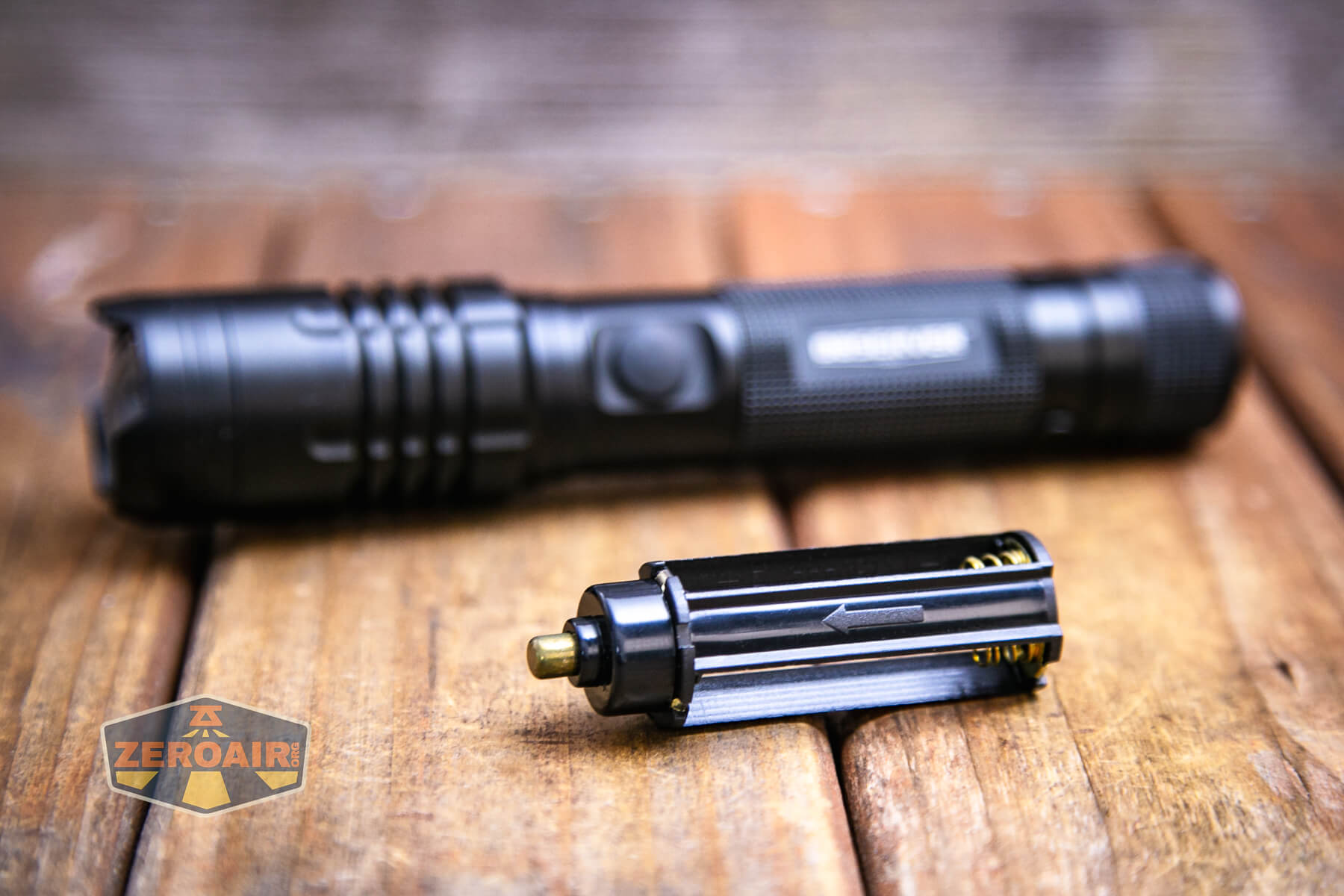 Observer FL1000 Zoomie flashlight with aaa caddy