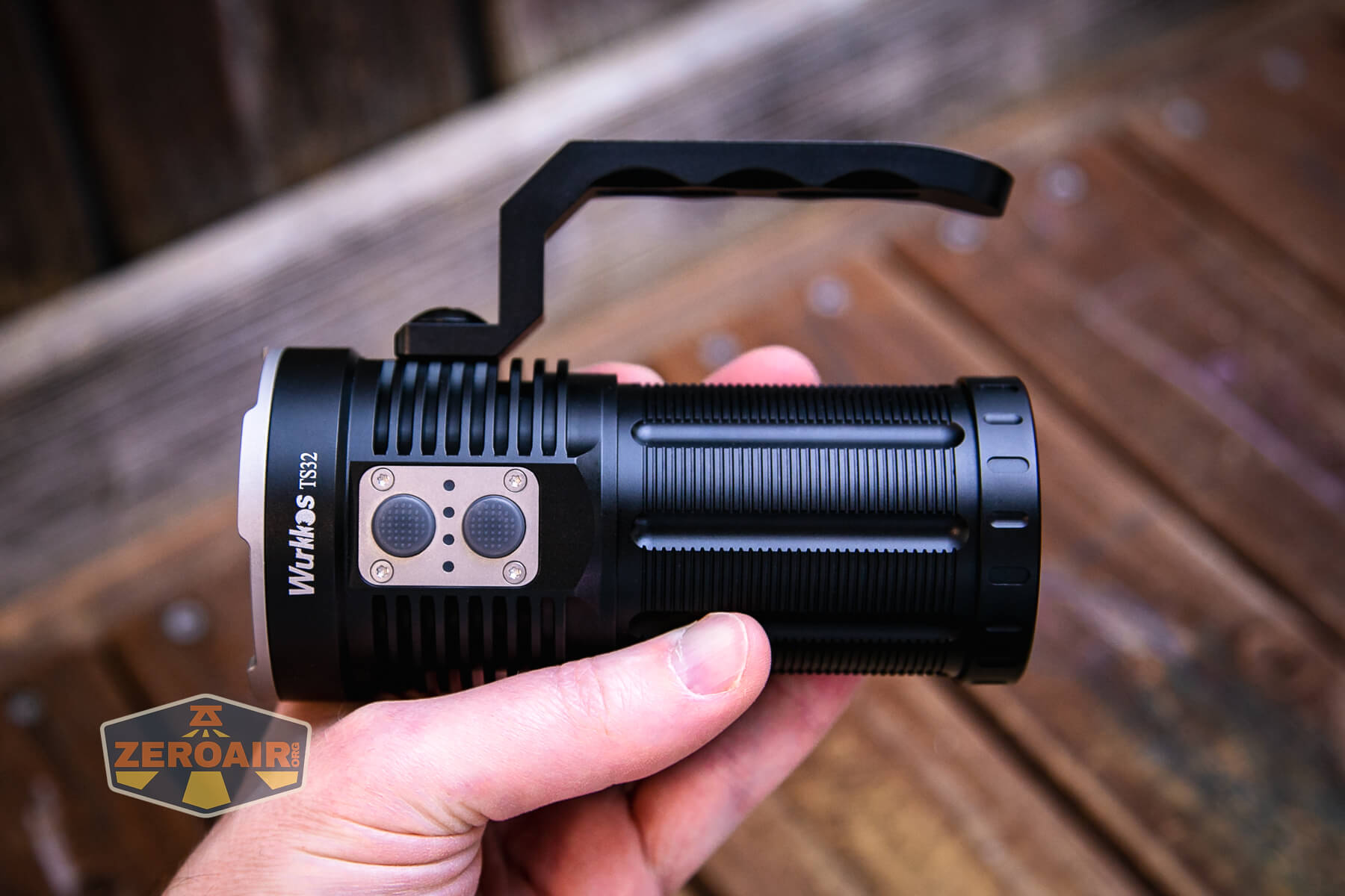 Wurkkos TS21 flashlight in hand
