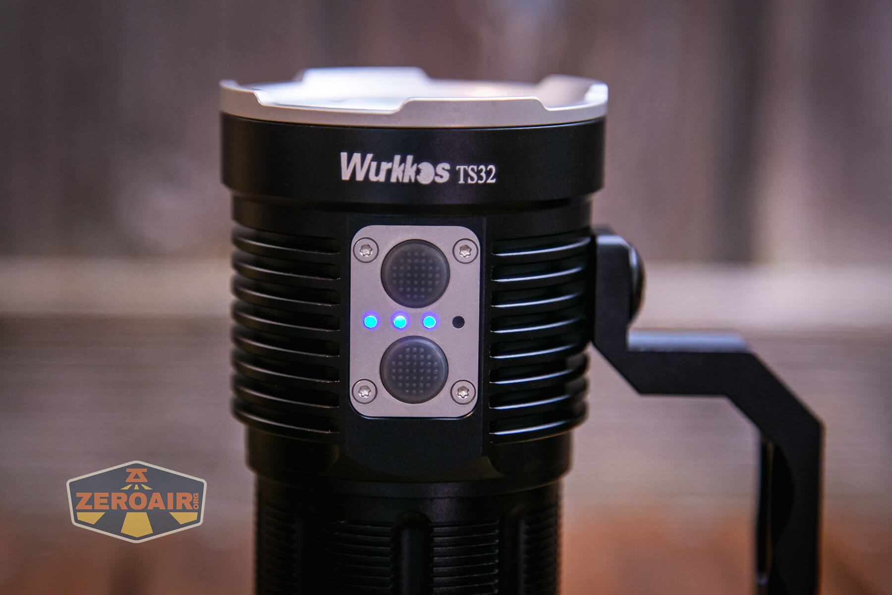 Wurkkos TS21 flashlight power indicator