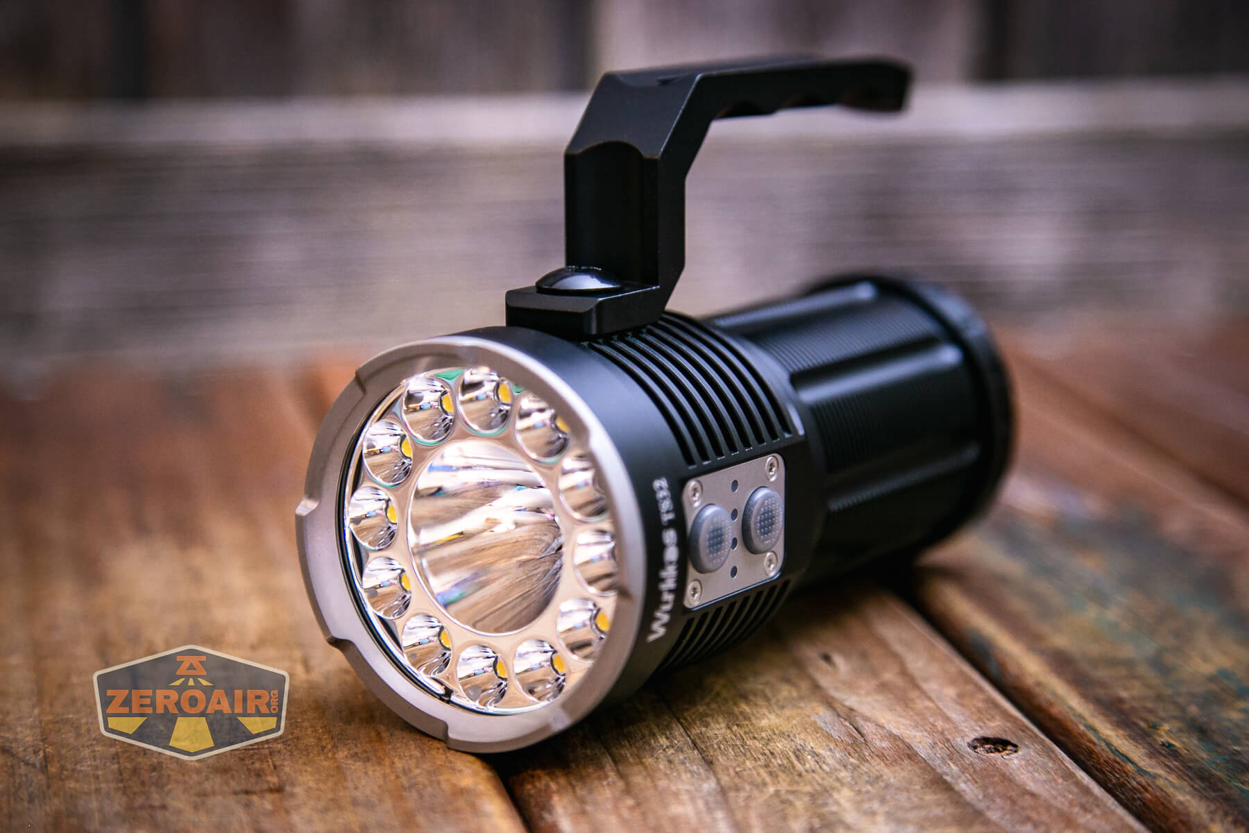 Wurkkos TS21 flashlight emitter array