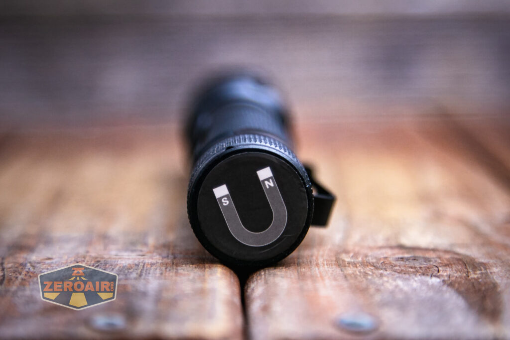 Observer FL1000 Zoomie flashlight magnet tailcap