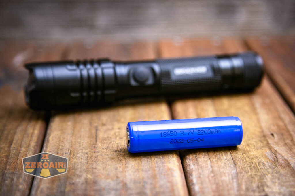 Observer FL1000 Zoomie flashlight with included 18650