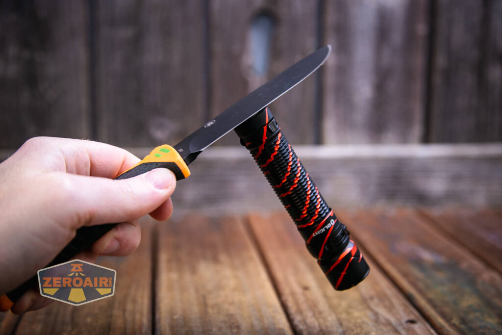 Olight Warrior Mini 2 Black Lava flashlight magnet